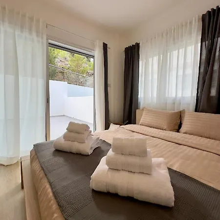 Panorama Apartment *